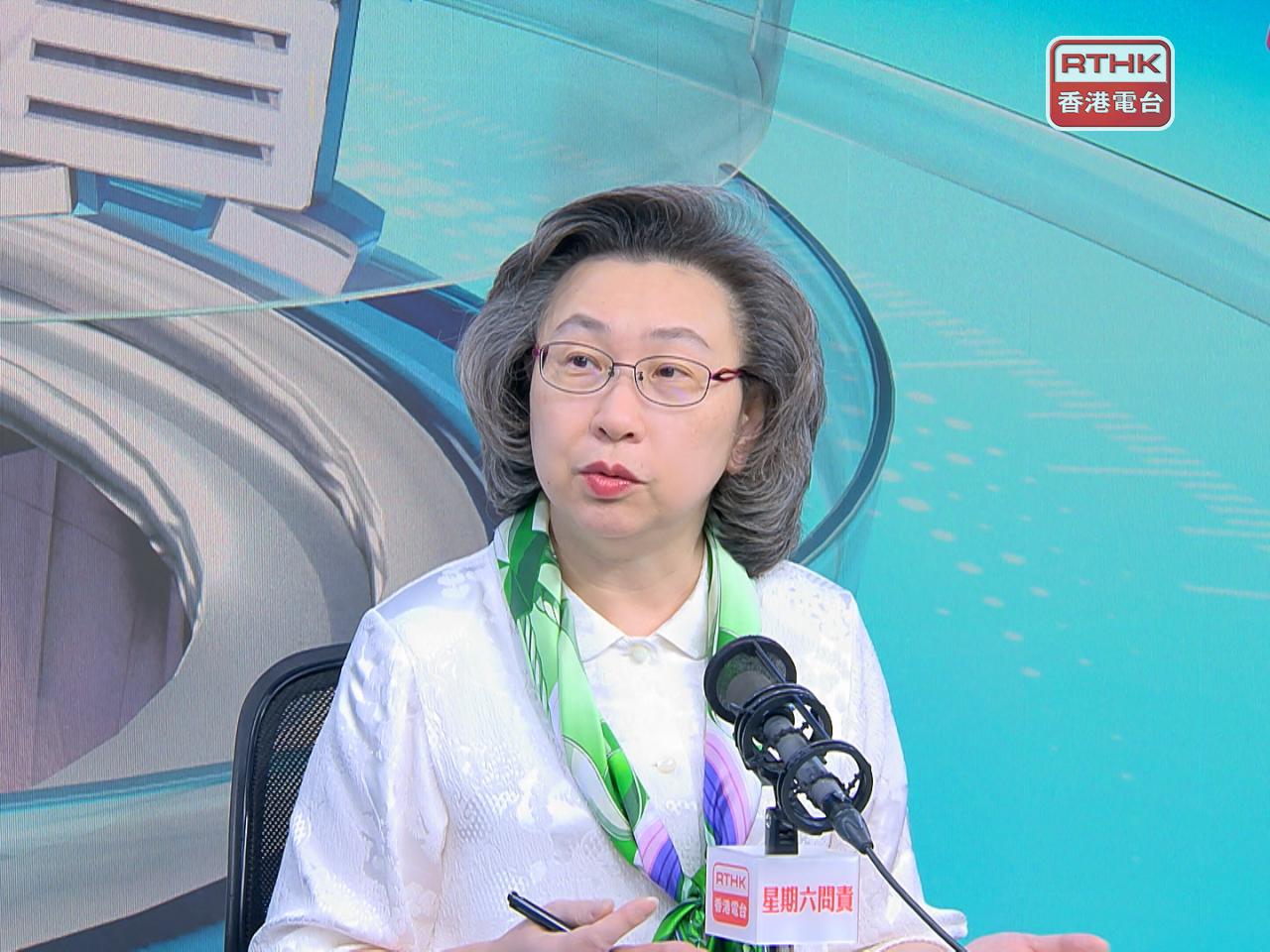 何蓓茵說，會有100個職系納入第一期的評核機制，涉及約4萬1千人，職系數目佔整體二至三成。