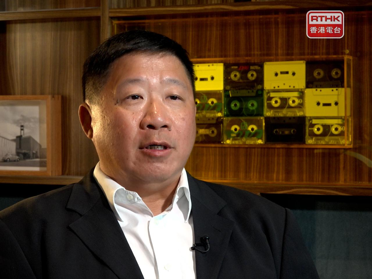 袁偉基指修例新增公積金可支付房租和裝修自住房屋，有助民衆租住較大單位、亦住得好一點，提升人民幸福感。（孔令輝攝）