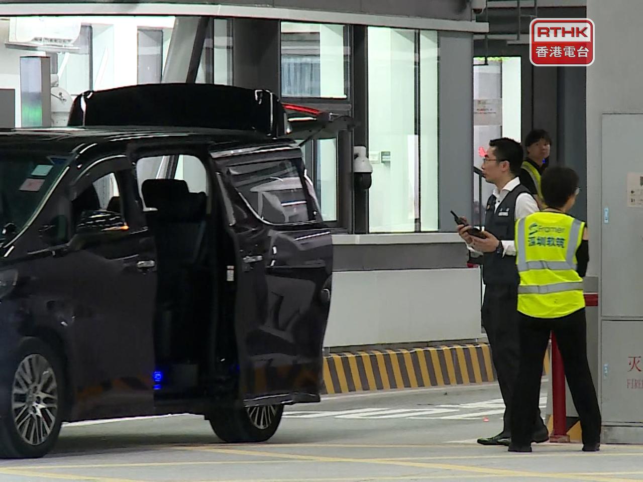 有使用口岸的跨境車司機表示，車道查驗過程大致順暢。（張連登攝）