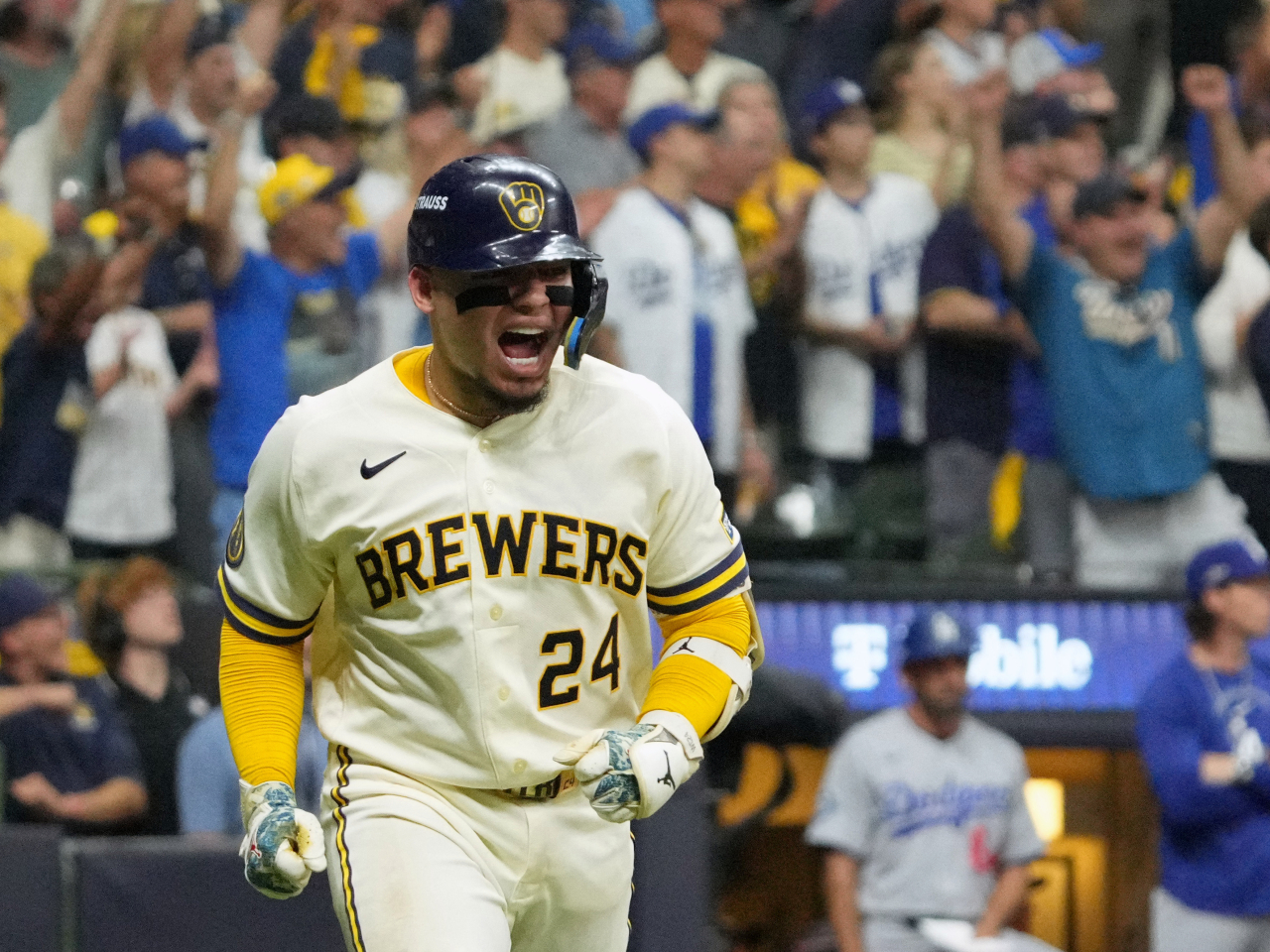 William Contreras' solo home run in the fifth inning and go-ahead RBI single in the sixth powered the Brewers. Photo: Reuters