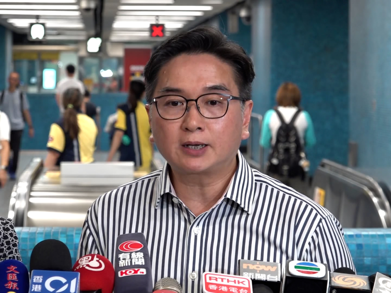 The MTR Corporation's Lee Kim-hung says the railway will investigate whether two service disruptions on the Kwun Tong line are related. Photo: RTHK