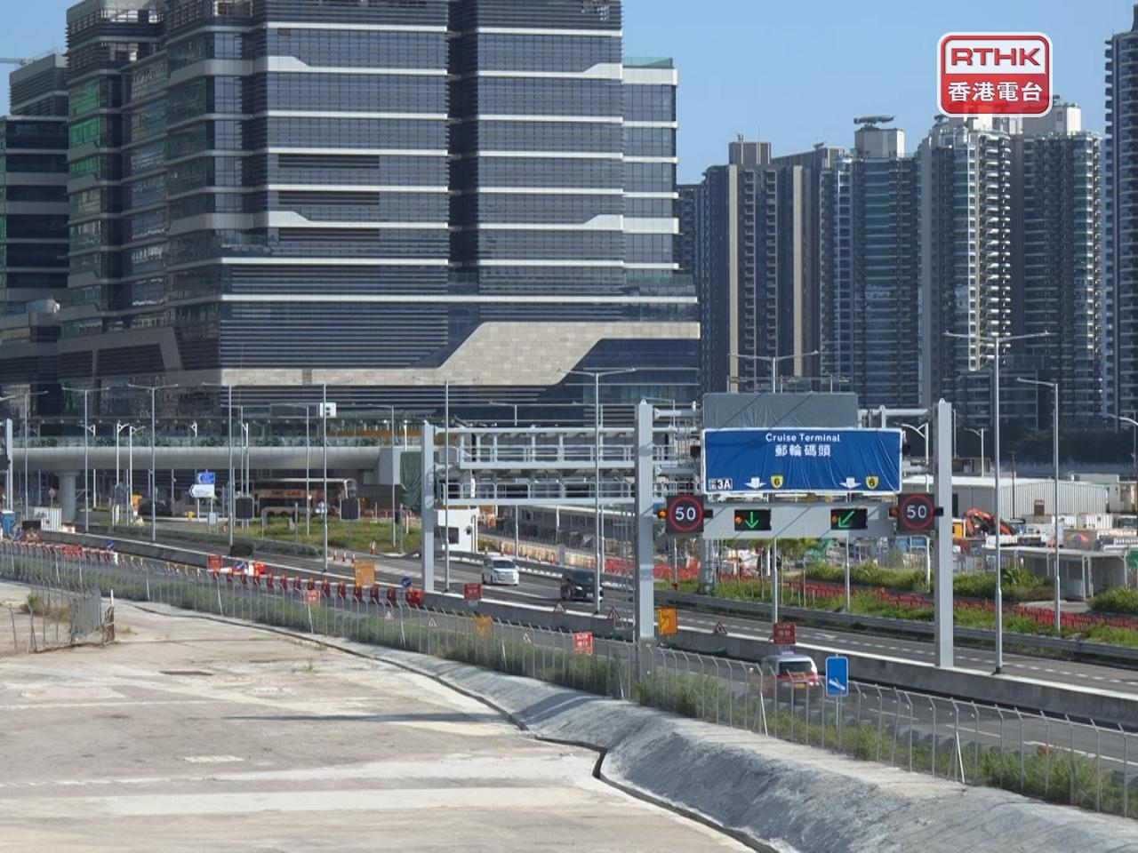 運輸及物流局表示，中九龍繞道收費訂於8元，預期可收回部分營運成本，同時達致預期的交通分流效果。（港台圖片）