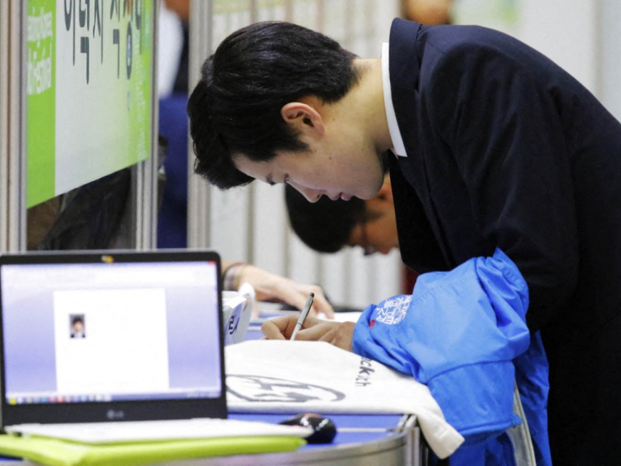 韓國9月經季節調整失業率為2.6%，較8月回落0.1個百分點。（法新社資料圖片）