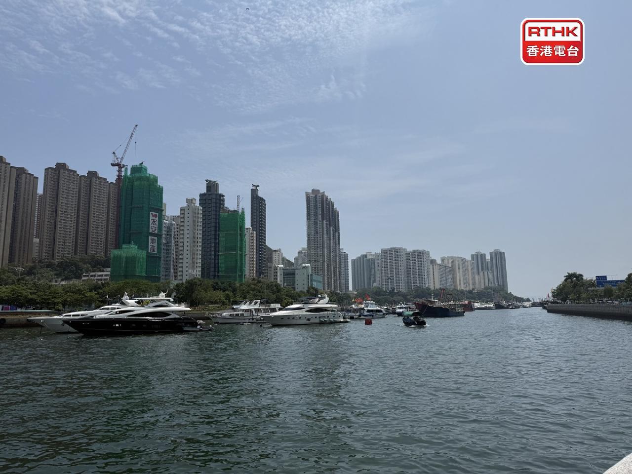 有本港遊艇業界關注5個指定錨泊區只提供遊艇泊位，未有燃料等補給設施，建議長遠做好相關配套。（港台圖片）