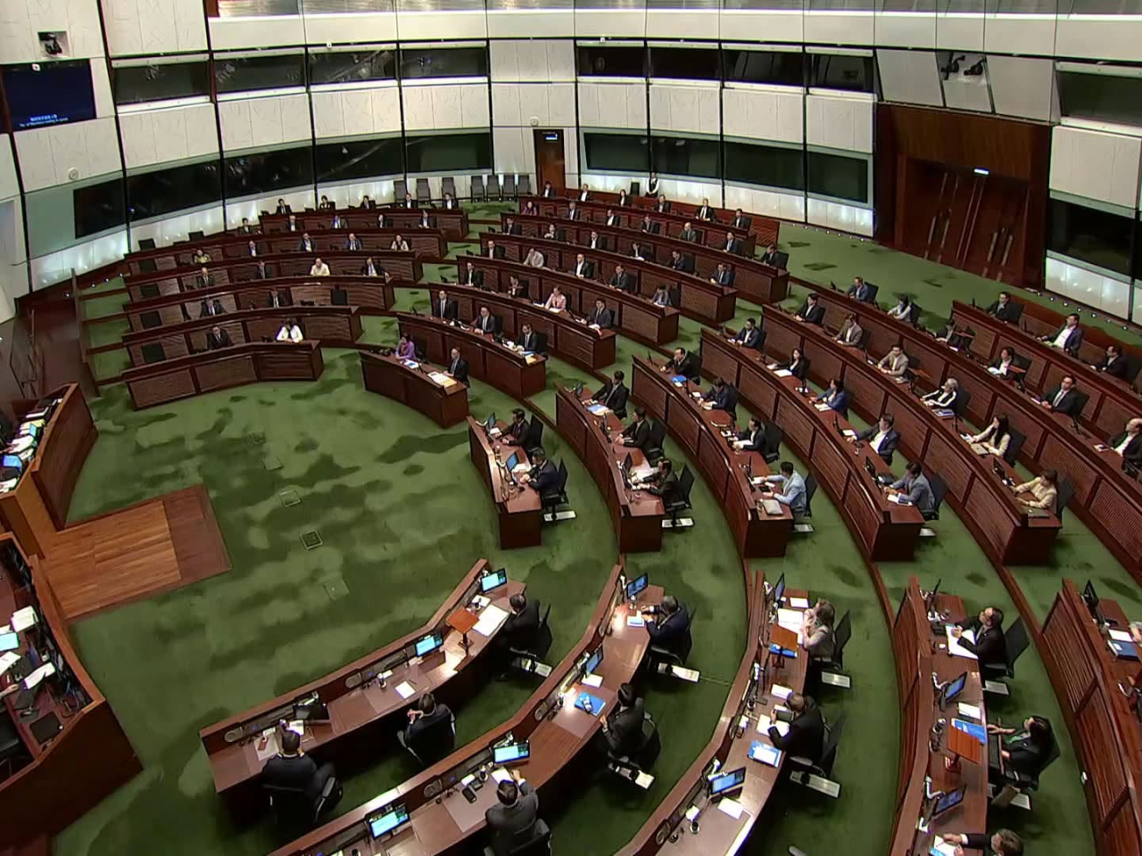 李慧琼說，議員的建言既具備全局思維，聚焦人才、科技和城市治理等，同時心繫民生。（李慧琼社交專頁）