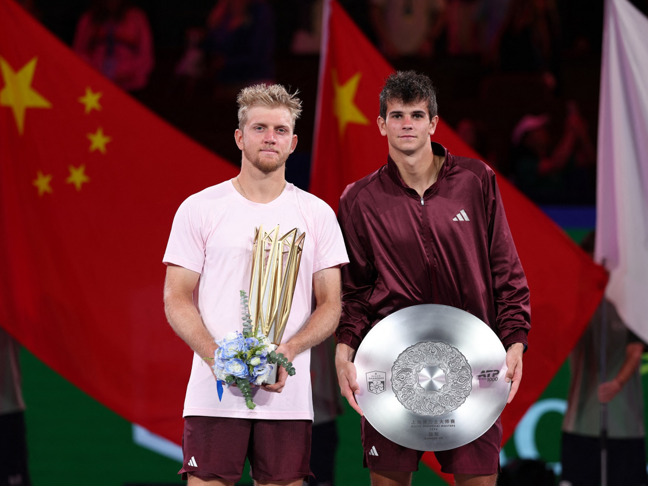 Alejandro Davidovich Fokina, left, beats Rafael Jodar in an all-Spanish Shanghai Masters final. Photo: Reuters