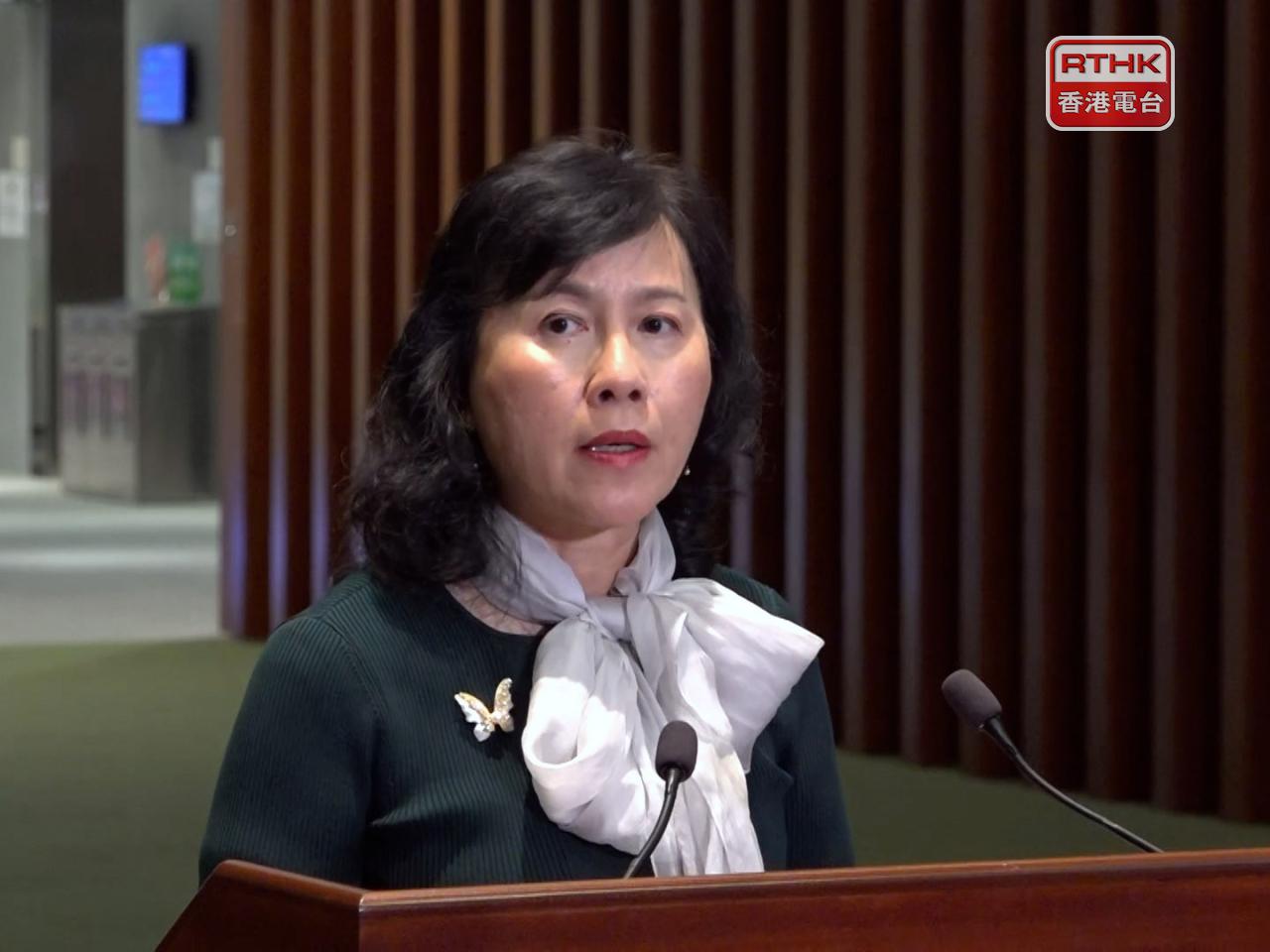 陳美寶晚上啓程前往上海，出席明日舉行的2026北外灘國際航運論壇。（港台圖片）