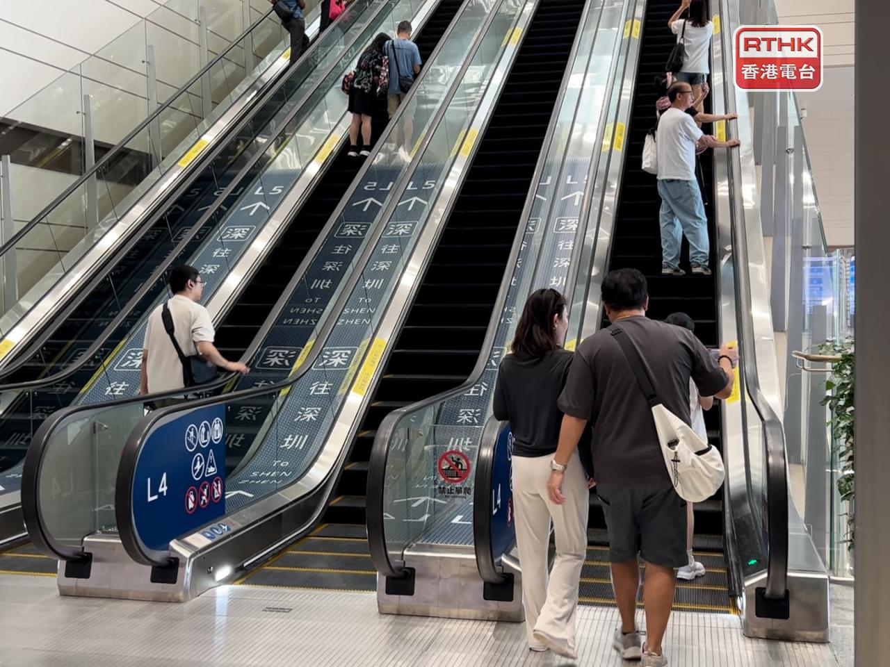 啟用剛一周的新皇崗口岸，中午北上人流不多，跨境市民和旅客不用等候就可過關。