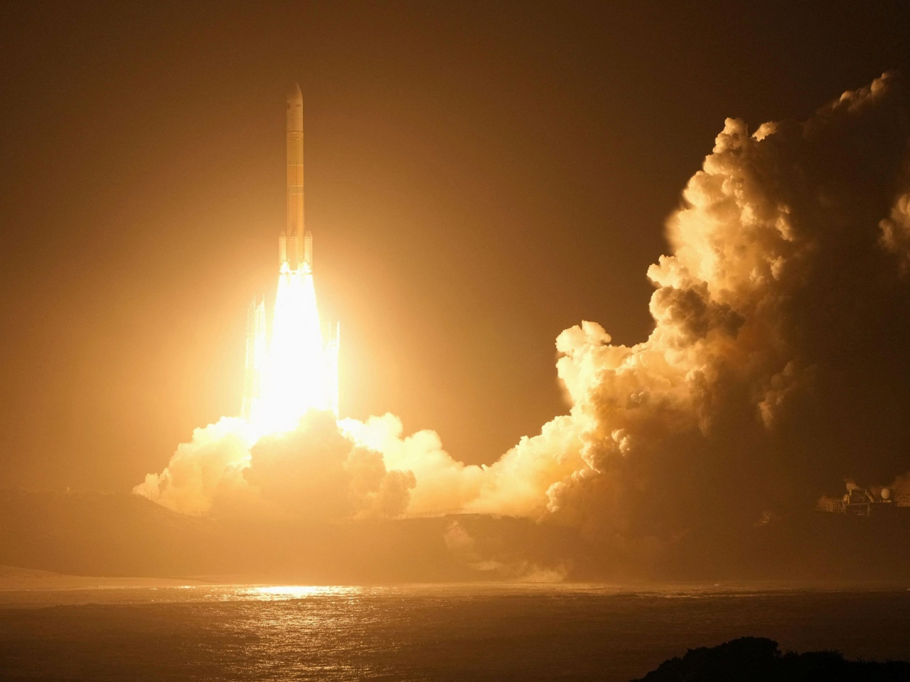 The MMX probe launched on the H3 rocket is expected to arrive near Mars around August next year. Photo: Kyodo via Reuters
