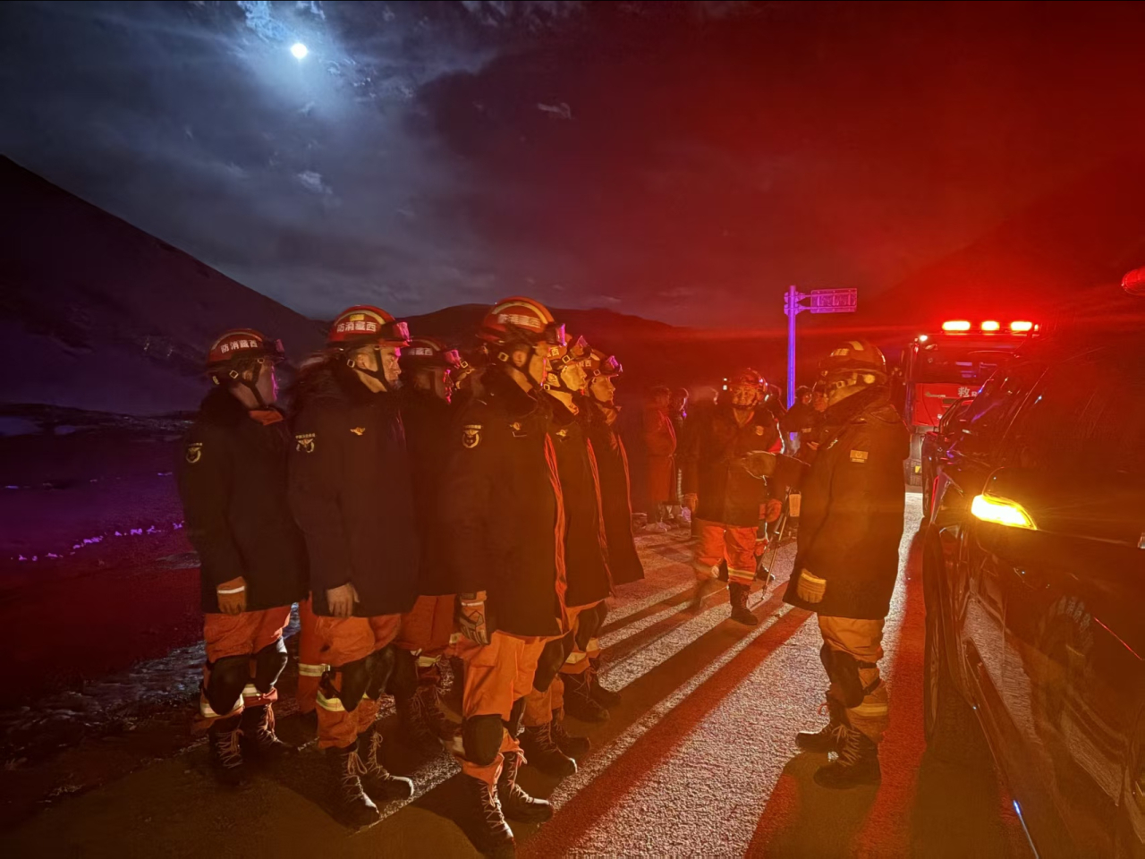 Hundreds of rescue workers have been dispatched to the epicentre of the quake in Maru Township. Photo: Xinhua