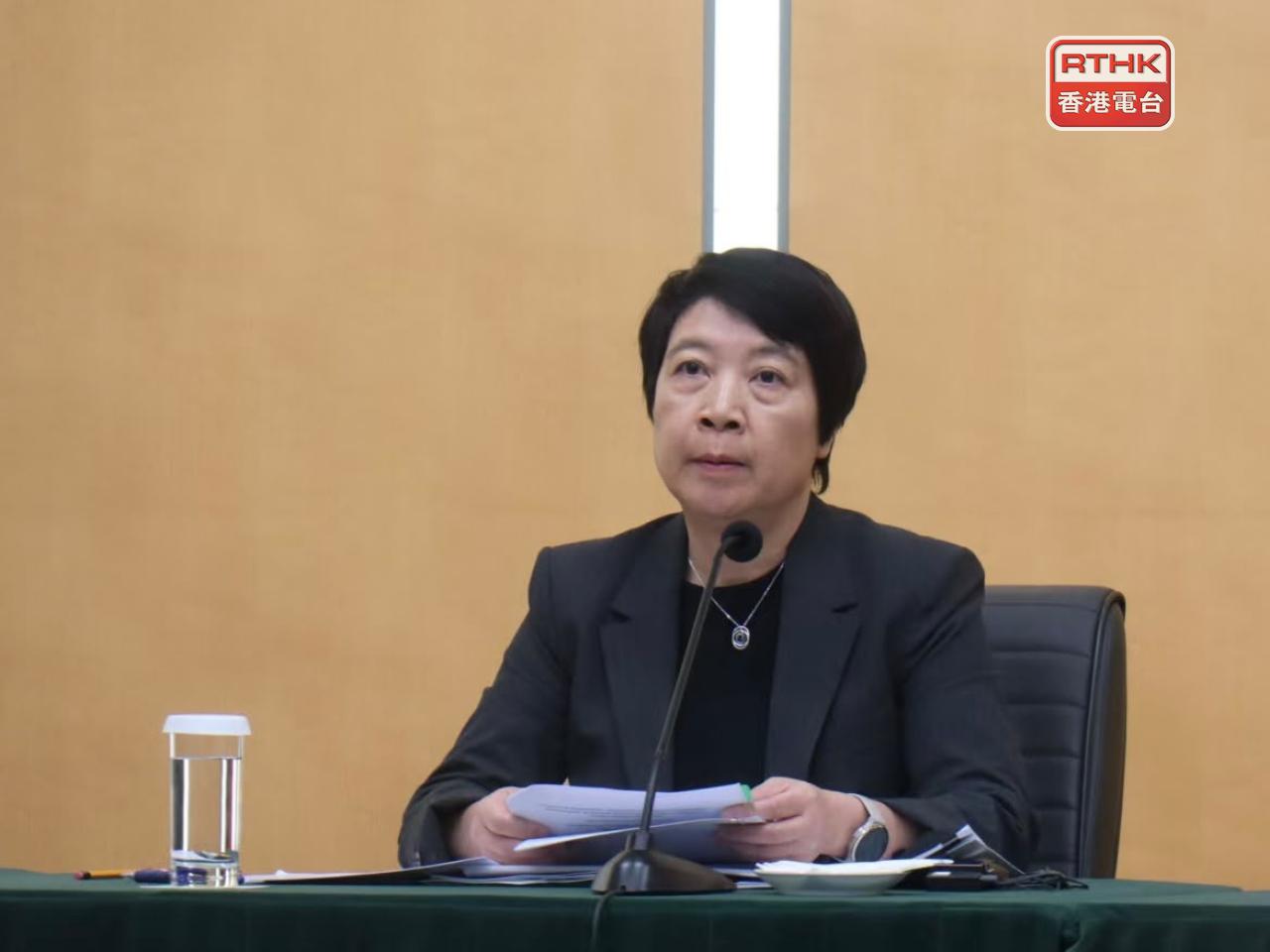 目前身兼文化和體育兩局局長的梁惠敏說，已開始部署兩局合拼，新領導很快公布，約1100名人員會平穩過渡。法規生效後文化體育局便可正式運作。（鄭月明攝）