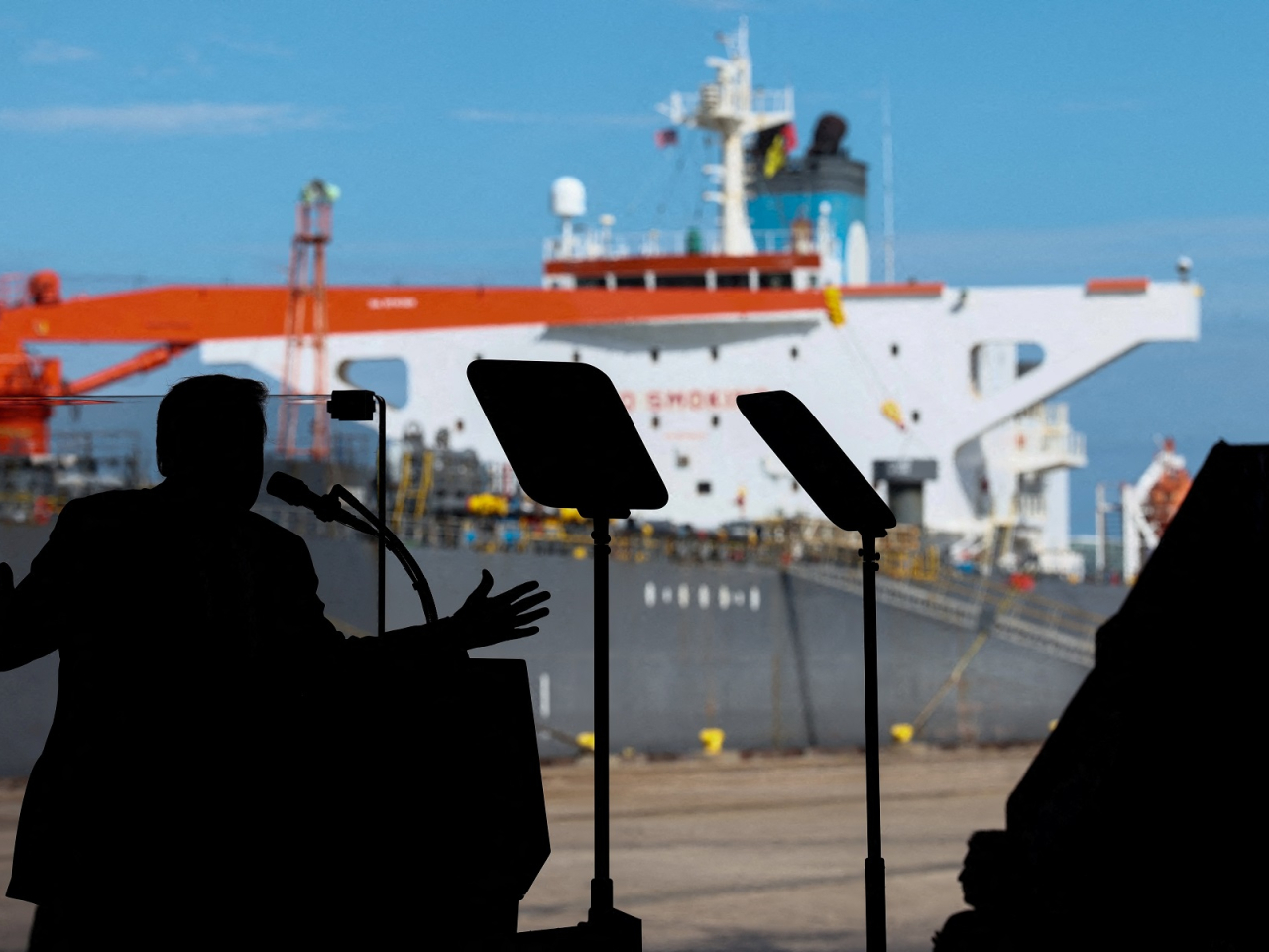 US President Donald Trump used the oil tanker which transported Venezuelan crude to Texas as a backdrop for an election campaign rally. Photo: Reuters