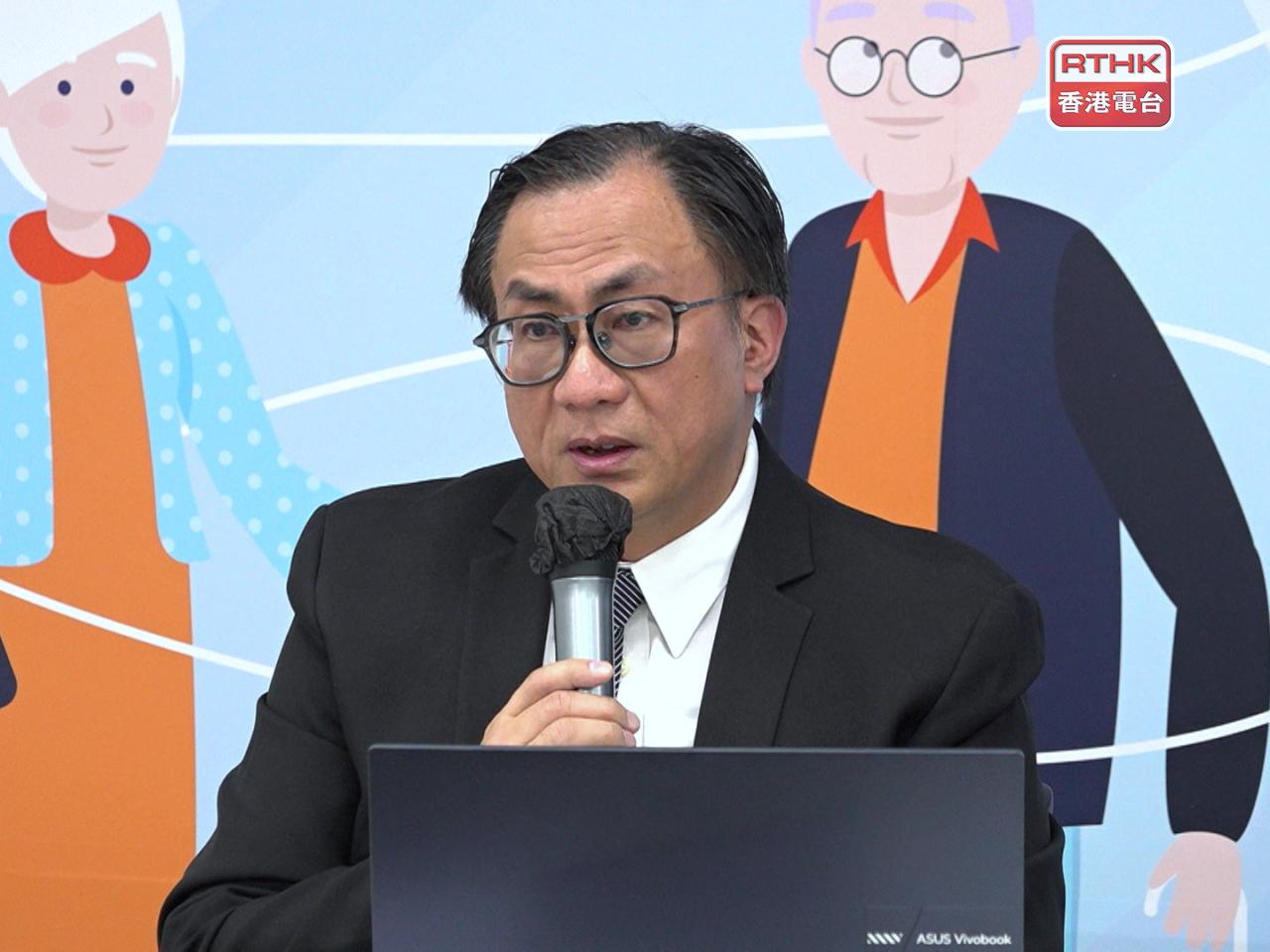 關日華表示，本港面對「三疫夾擊」，包括流感、新冠及呼吸道合胞病毒，有機會持續至冬季，呼籲家長盡快安排子女接種疫苗。（港台圖片）