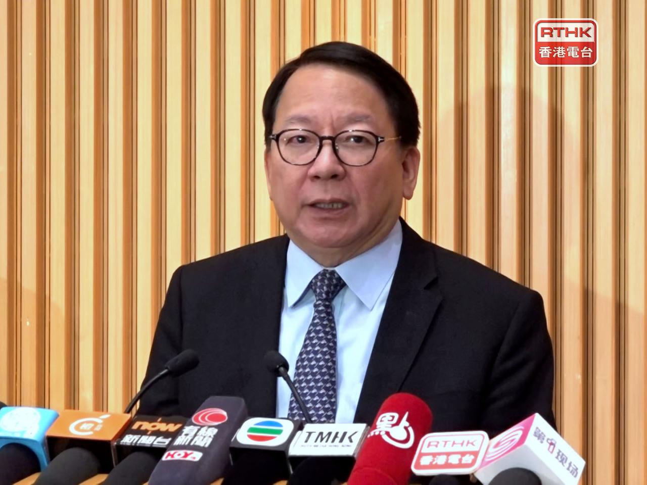 陳國基表示，預計萬聖節周末的深宵時段，皇崗北行出境最繁忙。（施華駿攝）