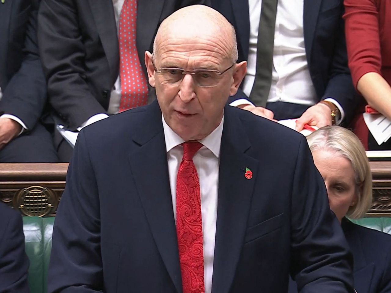 英國財政大臣賀理安發表上任後首份預算案，銀行附加稅稅率上調至6%。（法新社）
