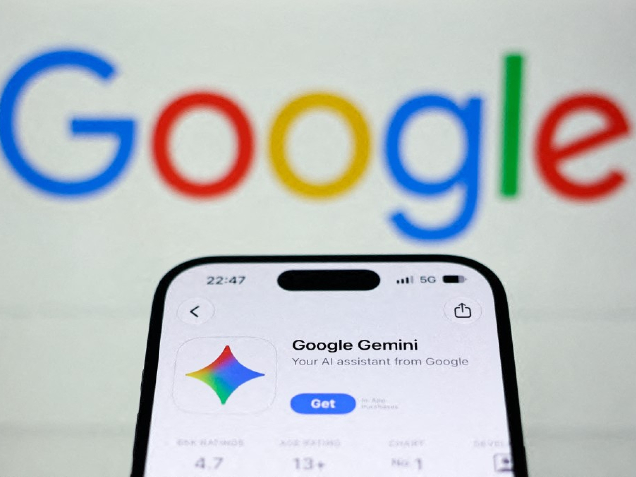 Google母公司Alphabet上季現金流負90.7億美元，又預計資本開支明年將會大幅增加，受人工智能推動。（法新社資料圖片）