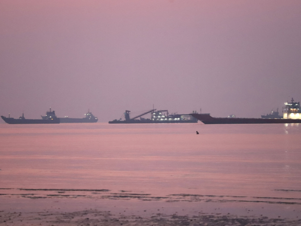 Four Tankers Strike Mines in Strait of Hormuz: Iran Charges