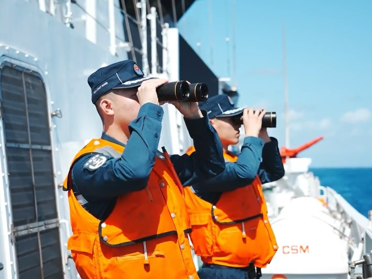 中國海警虎獅艦編隊在中國台灣島以東海域依法展開常態化執法巡查。（央視片段截圖）